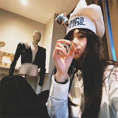 酒绿花红